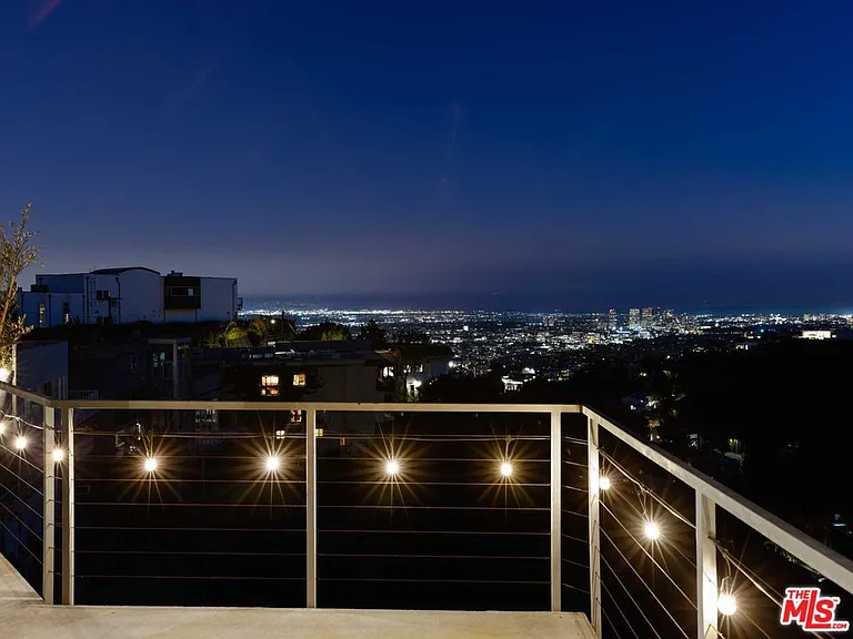 1885 Sunset Plaza Dr — Photo 20