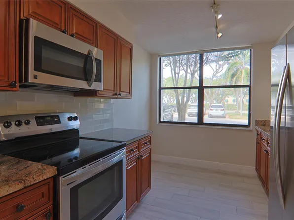 2025 Lavers Circle #D101, Delray Beach, FL 33444