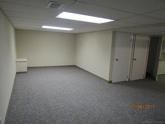 4th image of 29608 Marshall St