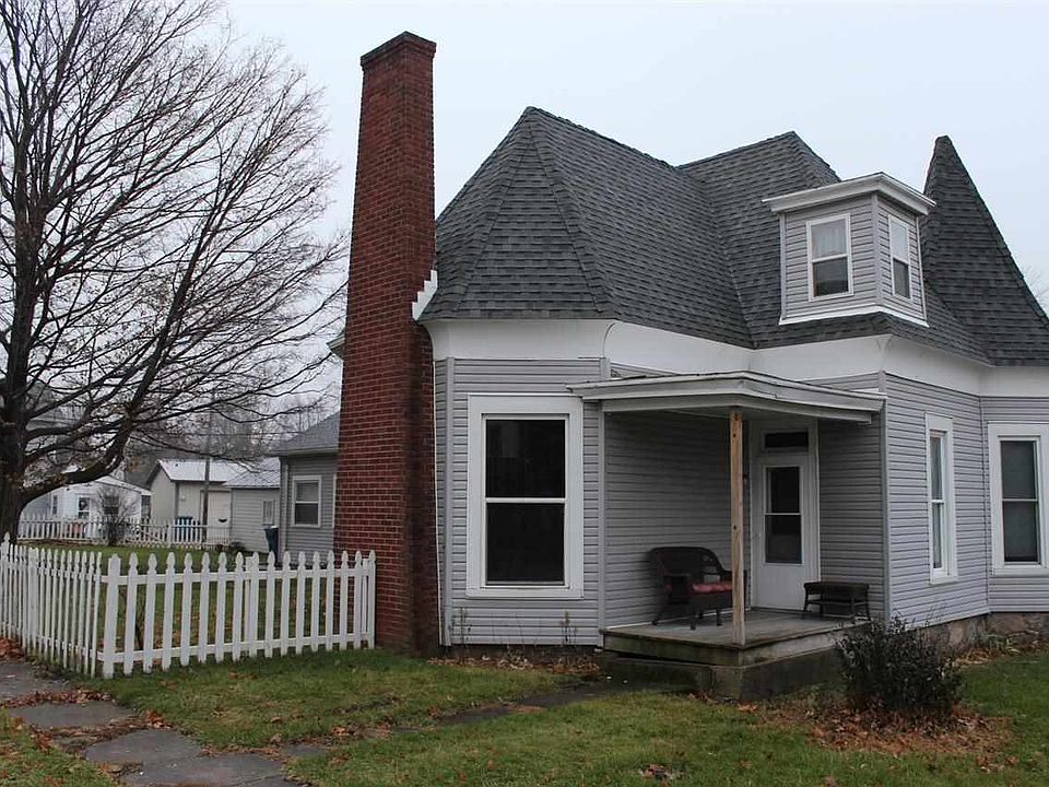 1st image of 202 E Benton St