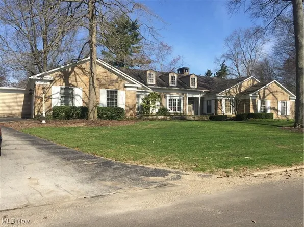 409 Country Club Dr NE, Warren, OH 44484