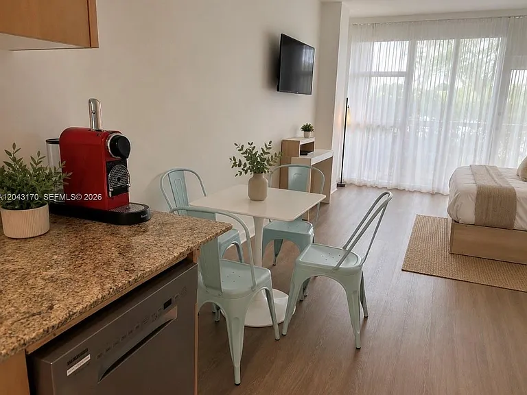 10275 Collins Ave #115 — Photo 7