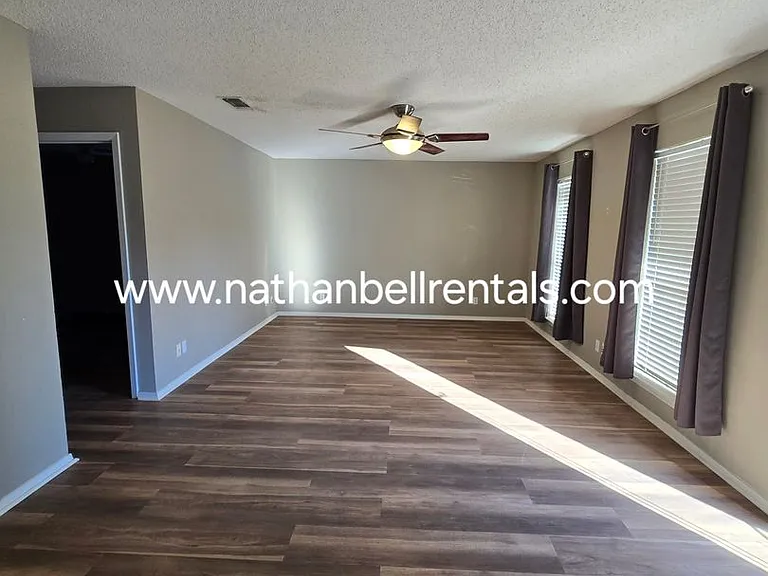 2140 40th St SE — Photo 4