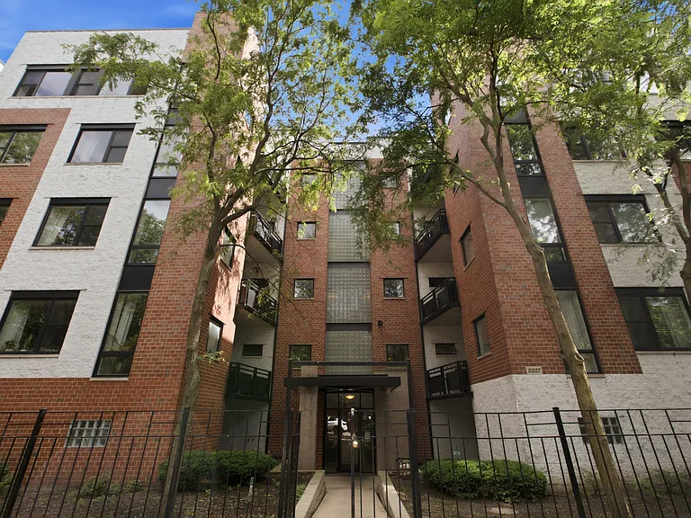 2327 W Wolfram St #513 — Photo 10