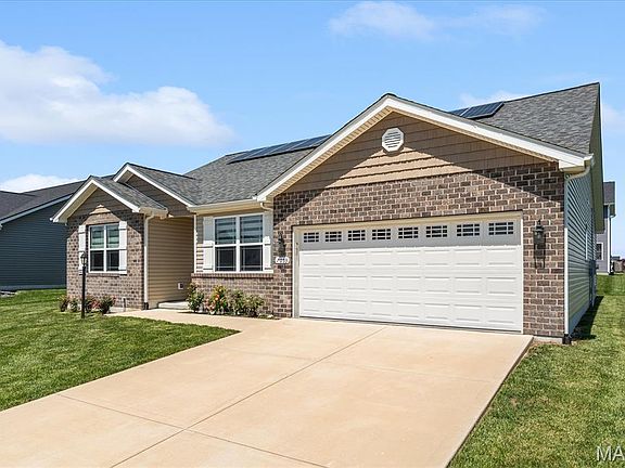 3rd image of 7053 Richmond Dr