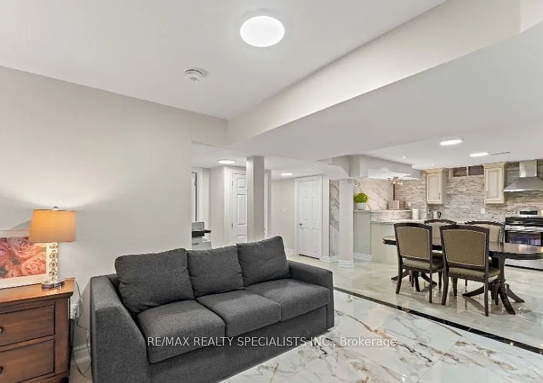88 Showboat Cres #BSMNT — Photo 14