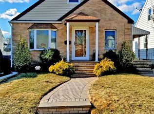 4628 196th Pl, Flushing, NY 11358