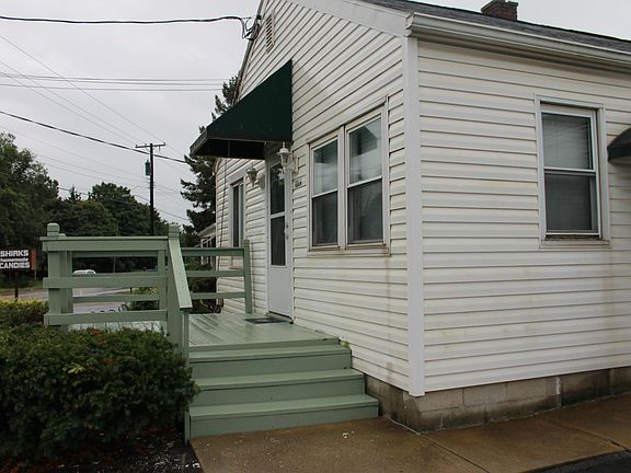 2nd image of 1227 S Prospect St