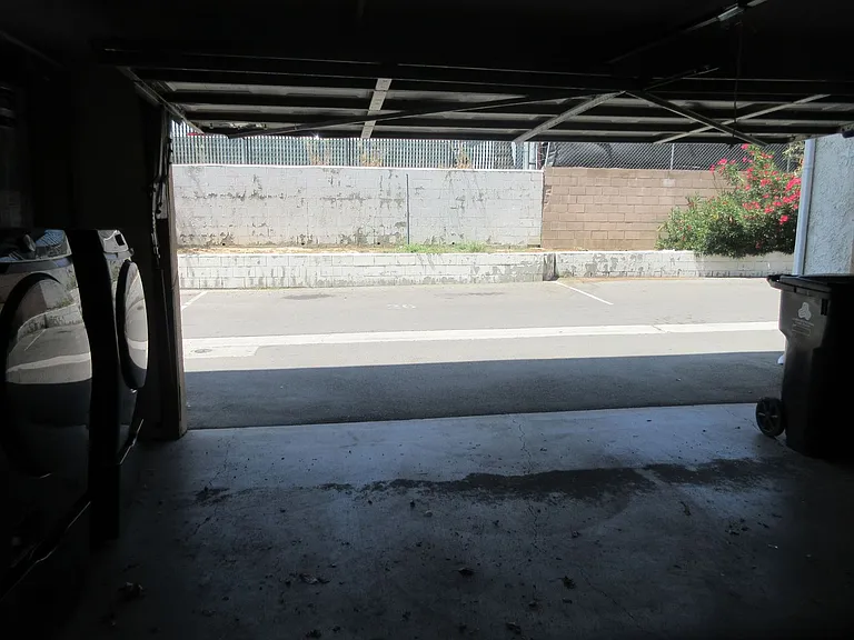 8865 Independence Ave #26 — Photo 36
