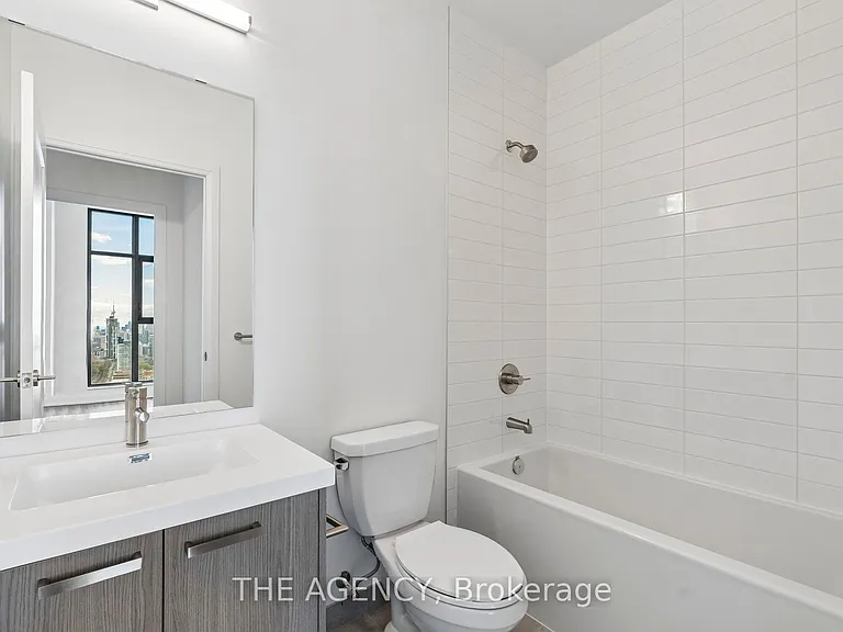 20 Soudan Ave #Penthouse 03 — Photo 33