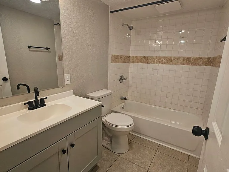 3410 Heatherton Dr — Photo 4