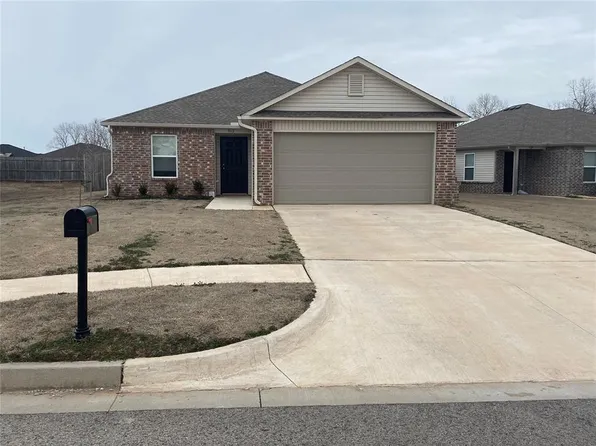 912 Rose Rock Ln, Noble, OK 73068