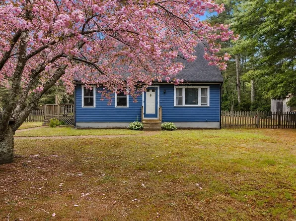 25 Main St, Carver, MA 02330