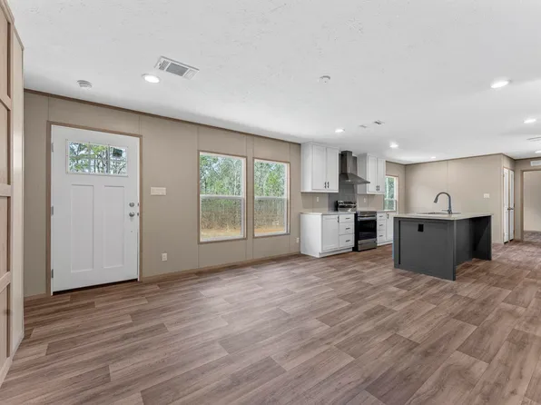 142 Sandy Fox Rd, Swansea, SC 29160