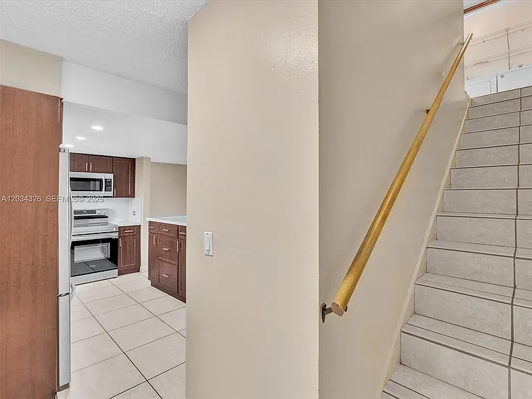 210 NW 87th Ave #L206 — Photo 4