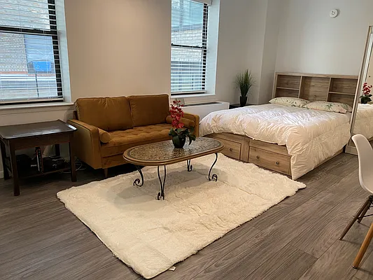 Rented by Manhattan Management Group | media 29