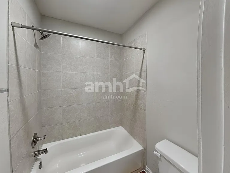 8010 Dampton Ln — Photo 15