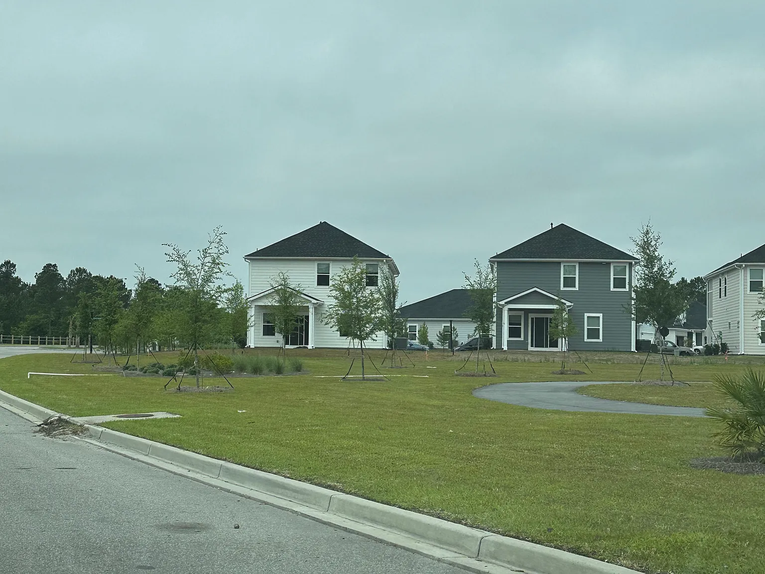 2604 Grand Meadow Dr — Photo 2