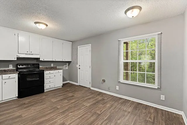 Walnut Hills — Photo 2