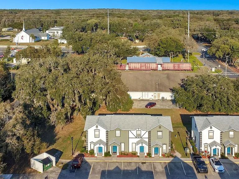 Village Park Townhomes | 2 & 3 Bedroom Apartments in Lady Lake, FL — Photo 1