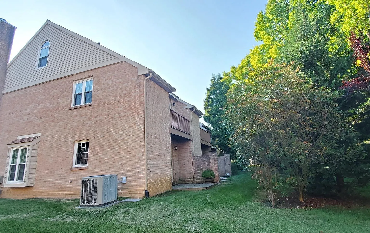2 bed, 2.5 bath, 1743 sqft, $2,700 — Photo 3