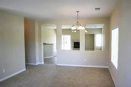 7219 Boulder Falls Ct- Beautiful home in Westlake Neighborhood NW Bakersfield — Photo 2