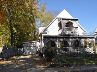 706 W White St, Champaign, IL