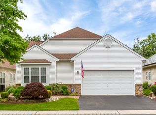 73 Vineyard Ct, Monroe Township, NJ 08831