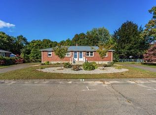 15 Lavoie Dr, Chicopee, MA 01020