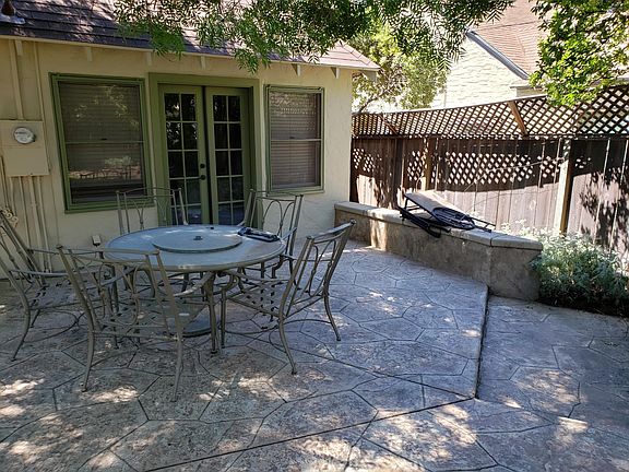 4th image of 1027 E Vassar Ave
