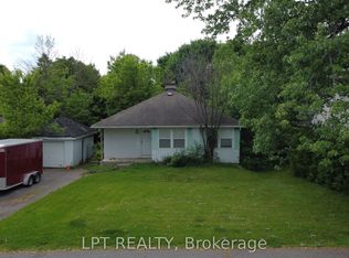 868 Mountainview Ave, Ottawa, ON K2B 5G2