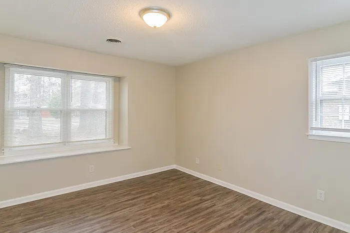432 E Rutgers Loop — Photo 10