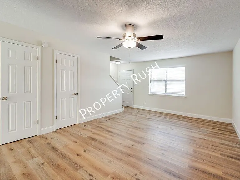 46 Bell Rd #4 — Photo 2