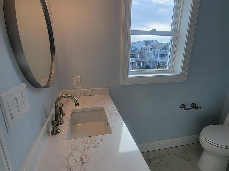 18 N Buffalo Ave — Photo 22