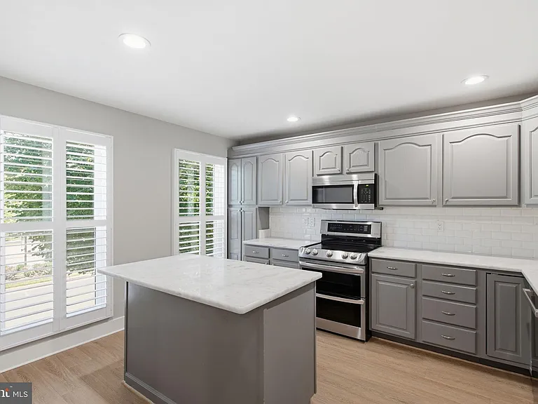 12087 Edgemere Cir — Photo 7