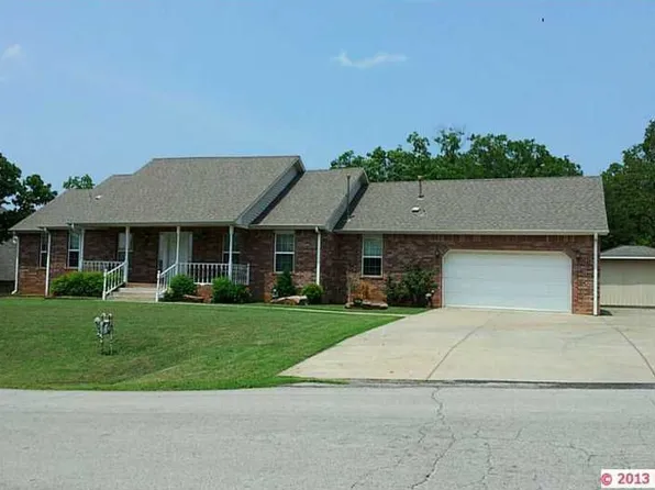 907 W 12th Ave, Bristow, OK 74010