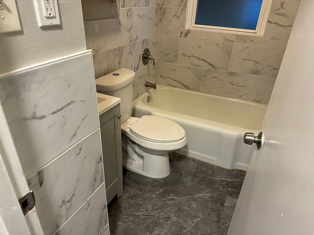 2 bed, 1.0 bath, 816 sqft, $1,350 — Photo 2
