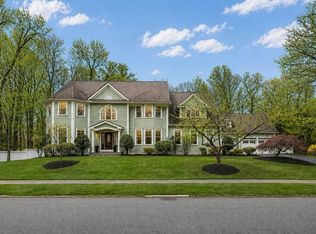 19 Douglas Rd, Lexington, MA 02420