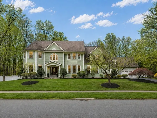 19 Douglas Rd, Lexington, MA 02420