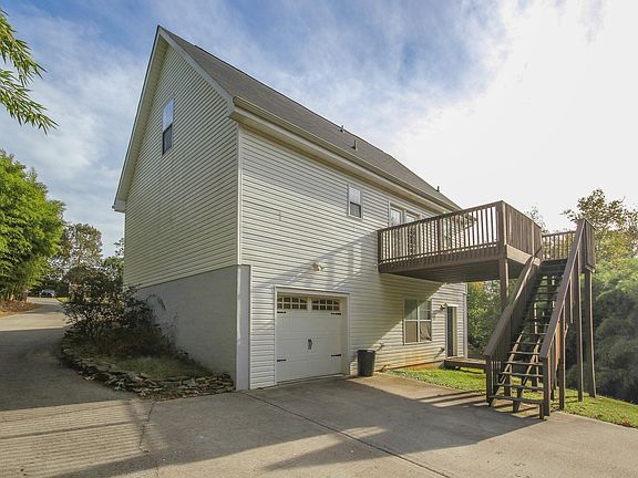 3rd image of 1405 Hillshire Ln