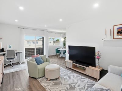 5414 Newcastle Ave APT 50, Encino, CA, 91316