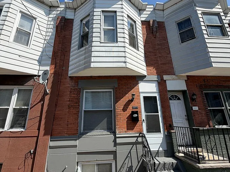 2059 Mercy St — Photo 1