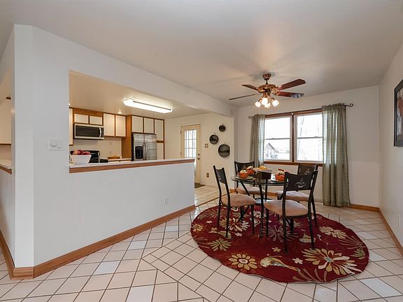4th image of 3603 Hemlock Dr