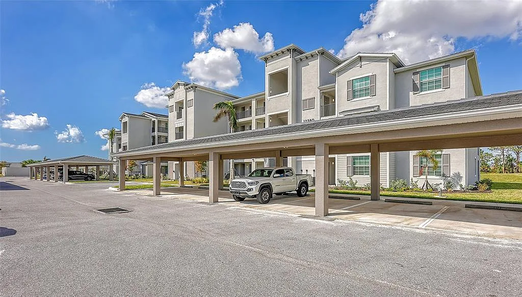 2 bed, 2.0 bath, 1154 sqft, $6,000 — Photo 3