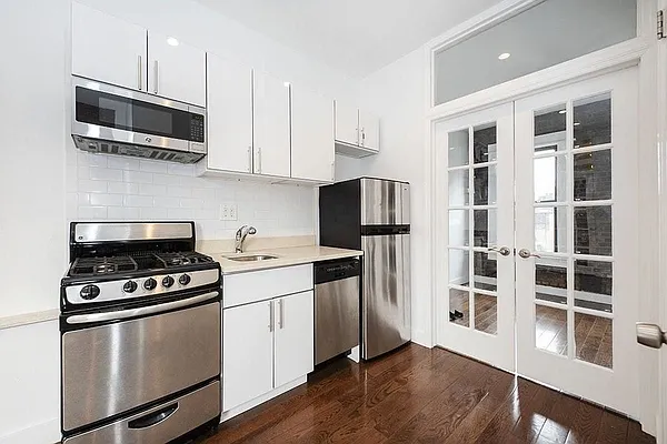 Rented by Bold New York | media 38