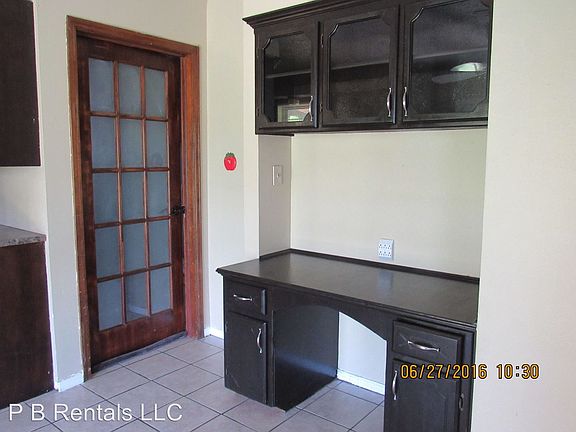 4th image of 2627 NE Lake Ave