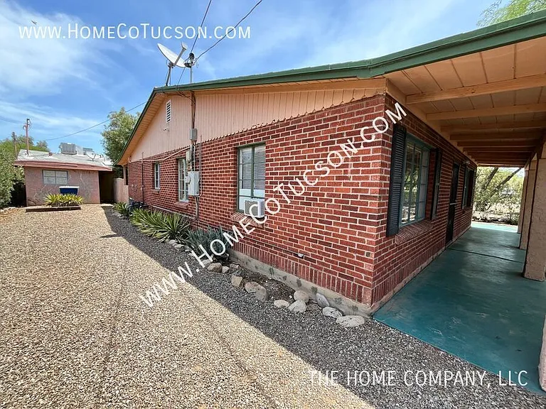 1507 E Blacklidge Dr — Photo 5
