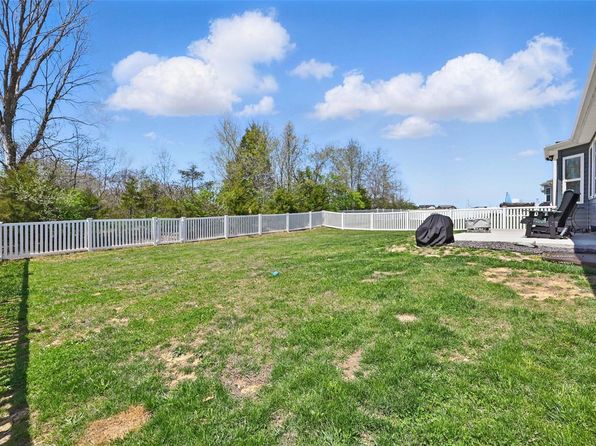 313 Plymouth Dr, Wright City, MO 63390