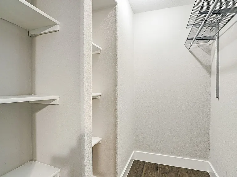 TLP Hawthorne — Photo 11
