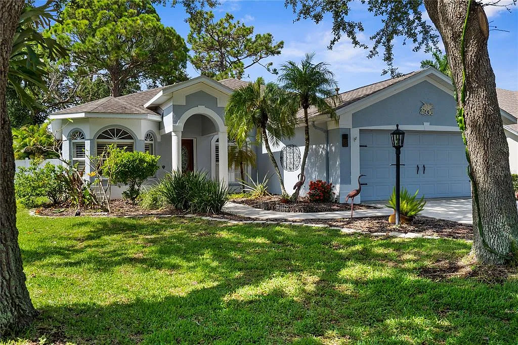 3 bed, 2.0 bath, 1921 sqft, $3,500 — Photo 1